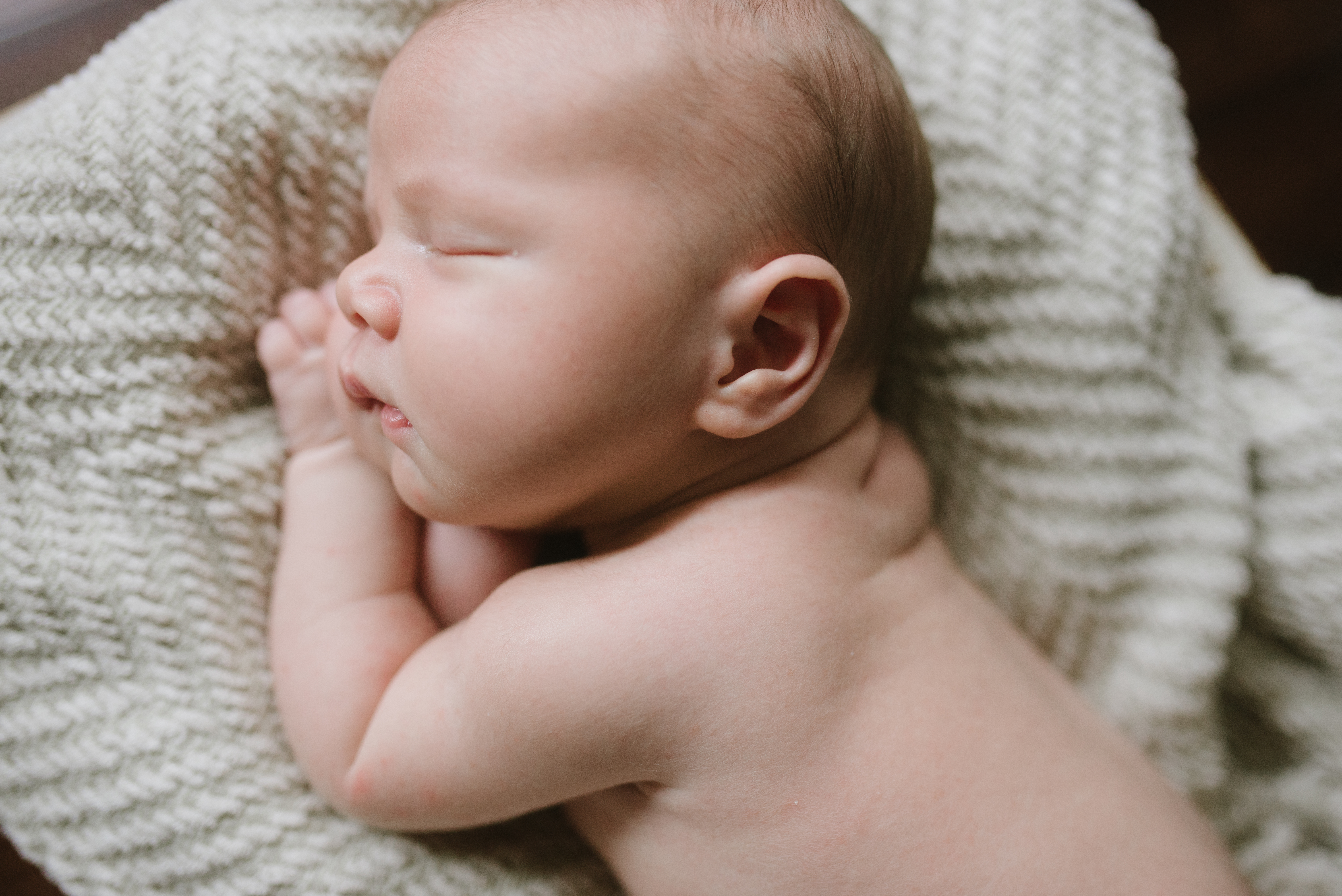 Toronto newborn lifestyle photographer