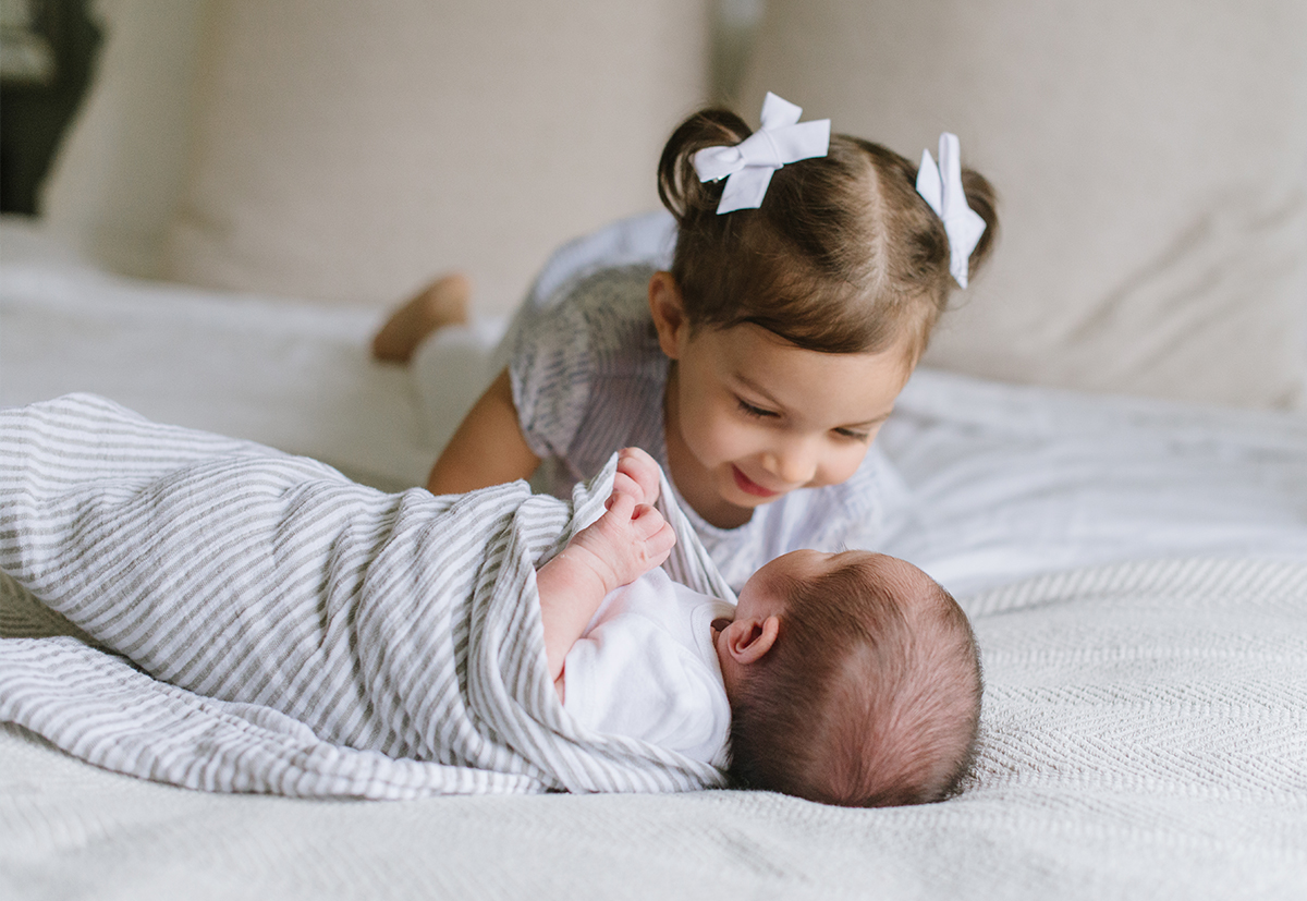 Toronto newborn lifestyle photographer