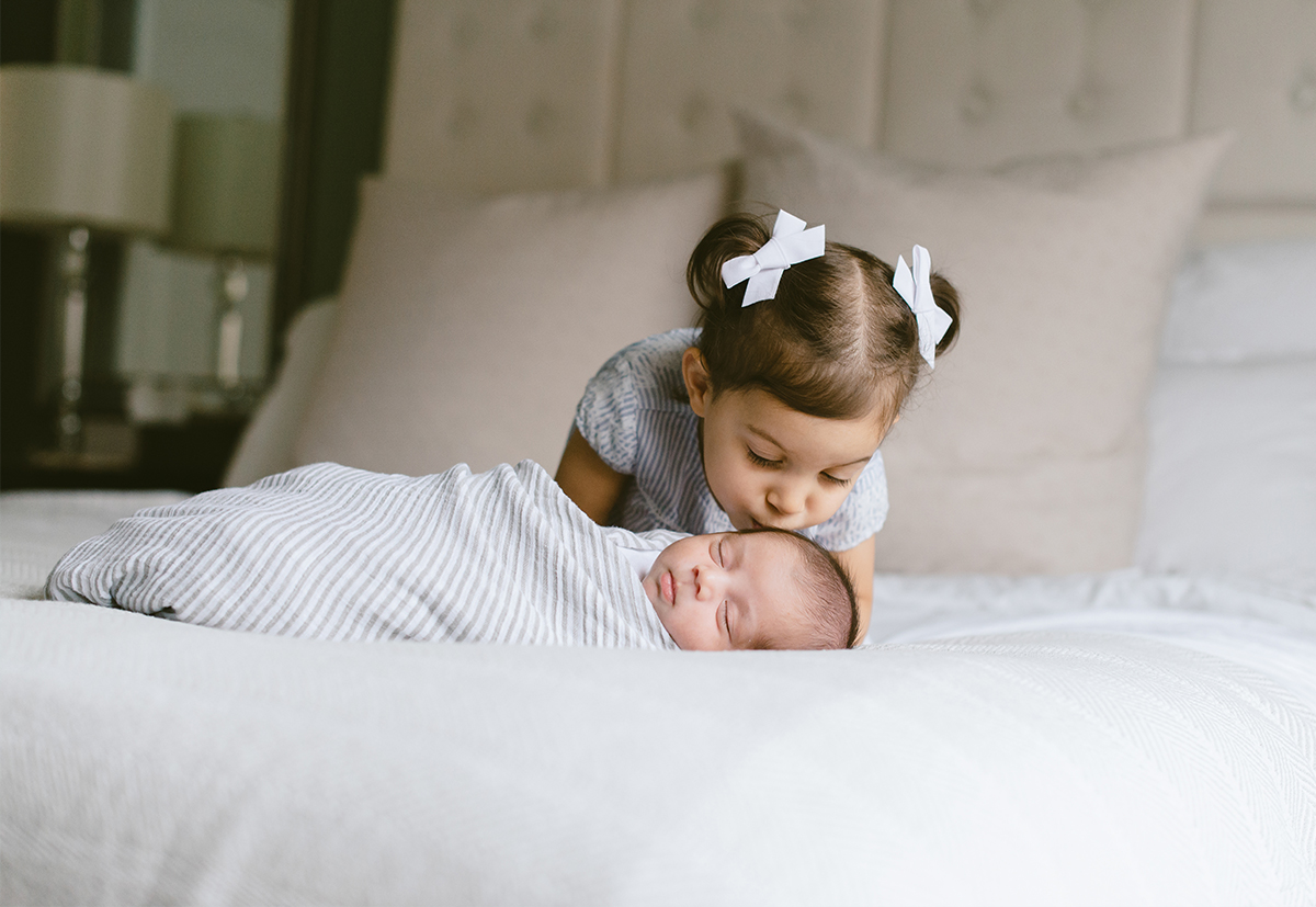 Newborn lifestyle photographer Toronto